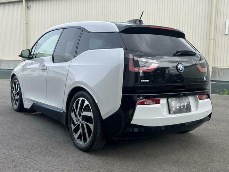 i3