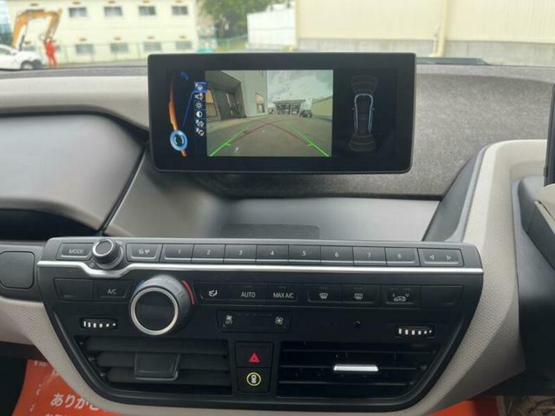 i3