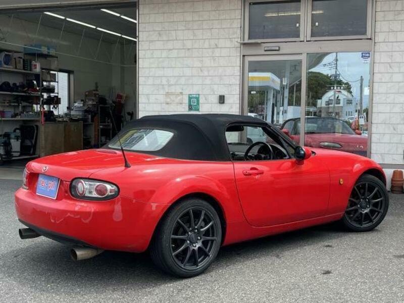 ROADSTER