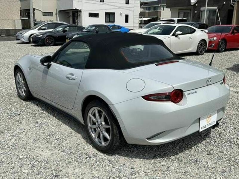 ROADSTER