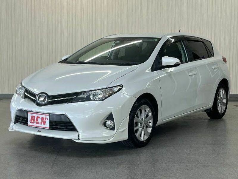 TOYOTA AURIS