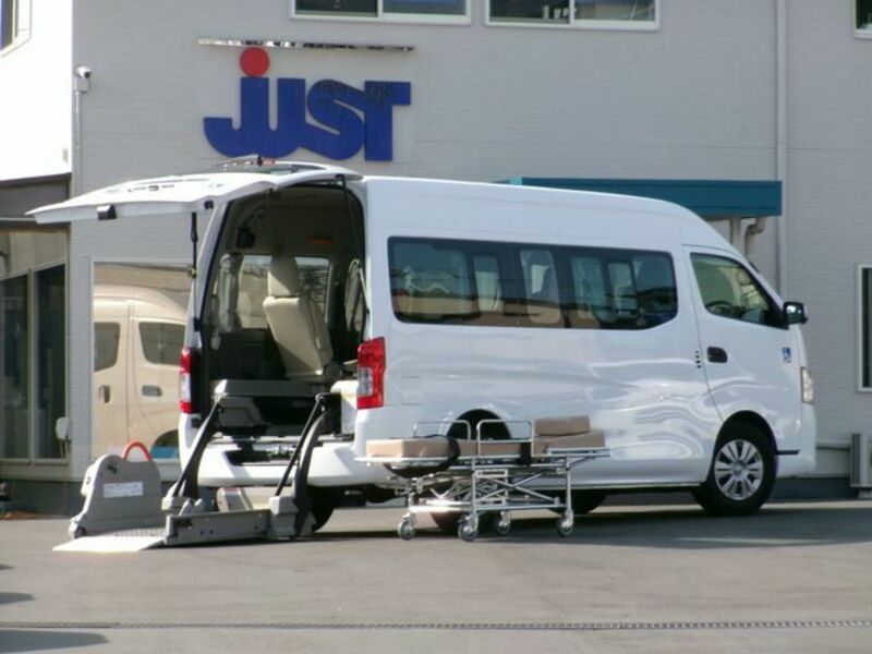 NV350 CARAVAN-0