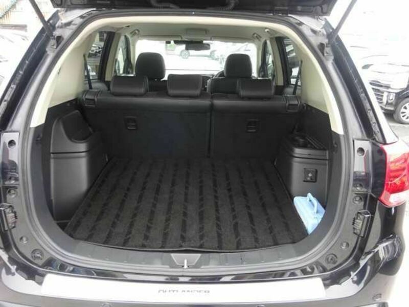 OUTLANDER PHEV