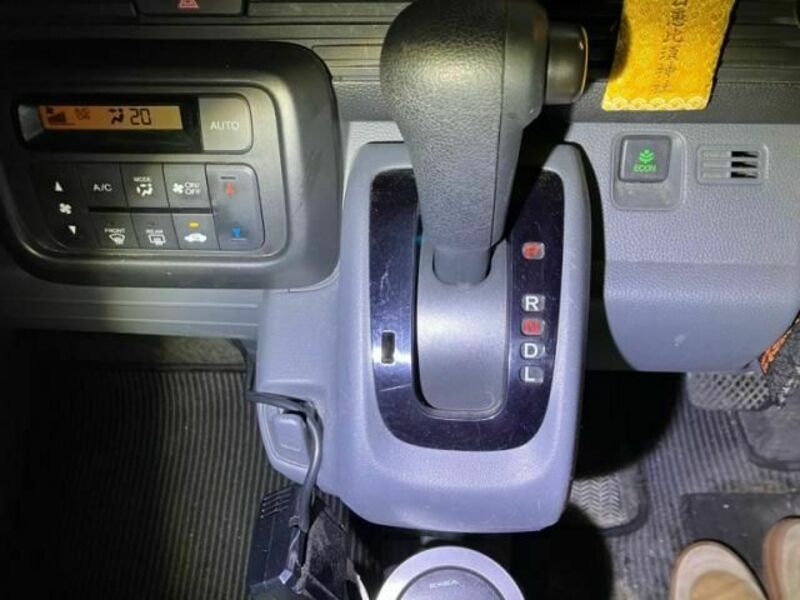 N-VAN