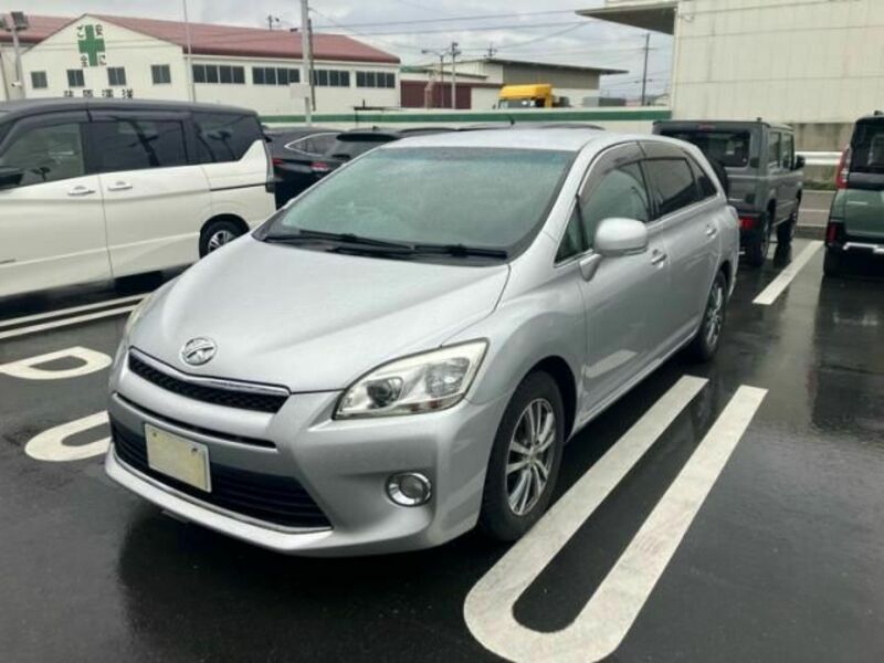 TOYOTA MARK X ZIO