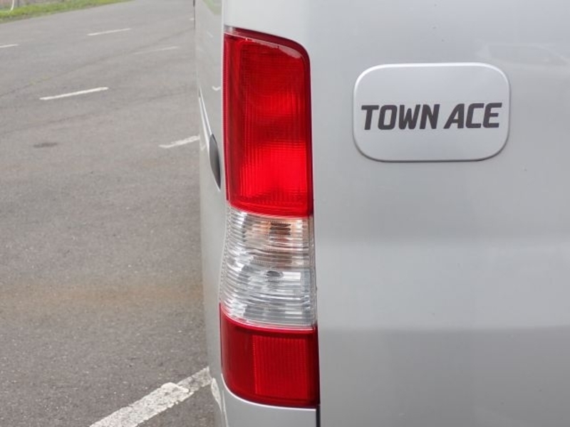 TOWN ACE VAN