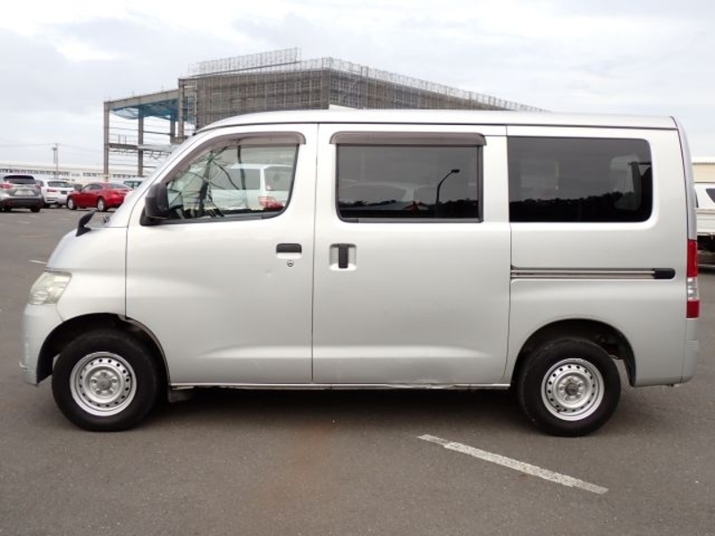 TOWN ACE VAN