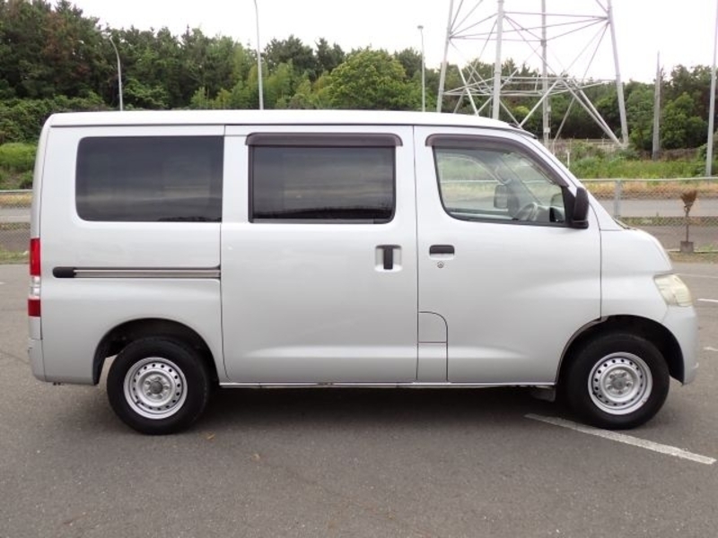 TOWN ACE VAN