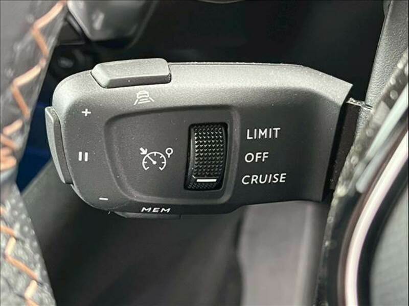 3008