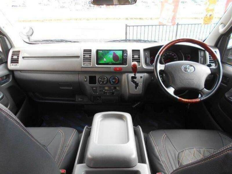 HIACE VAN