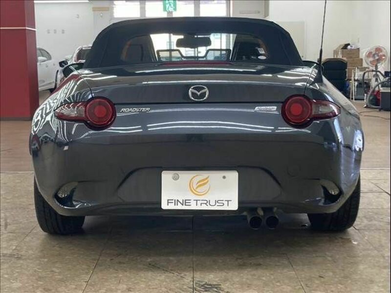 ROADSTER