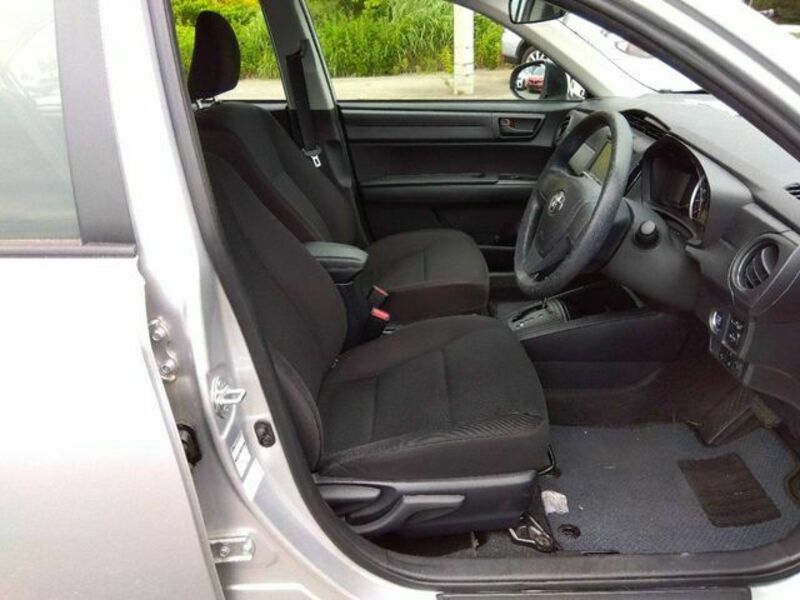 COROLLA AXIO