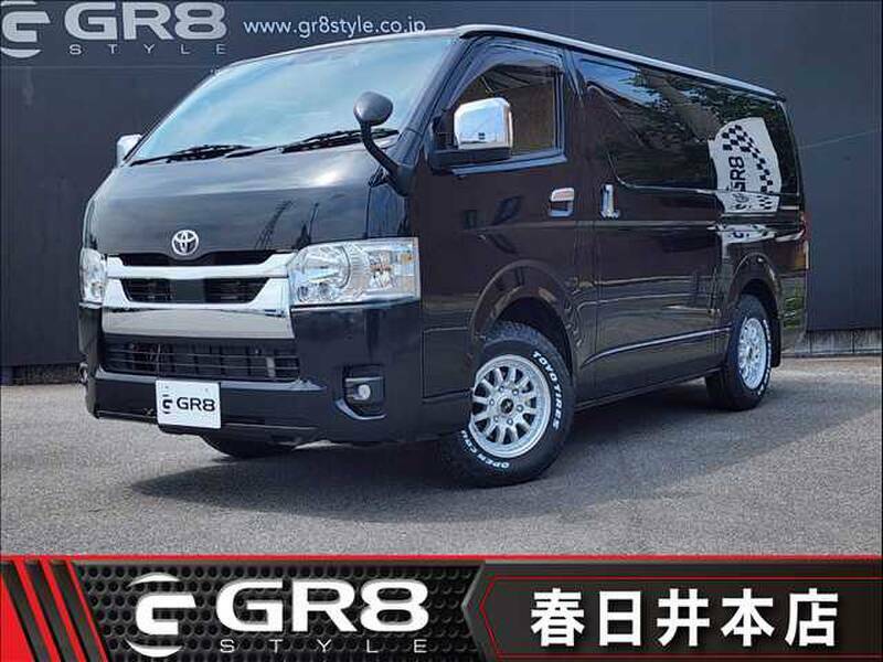 TOYOTA HIACE VAN