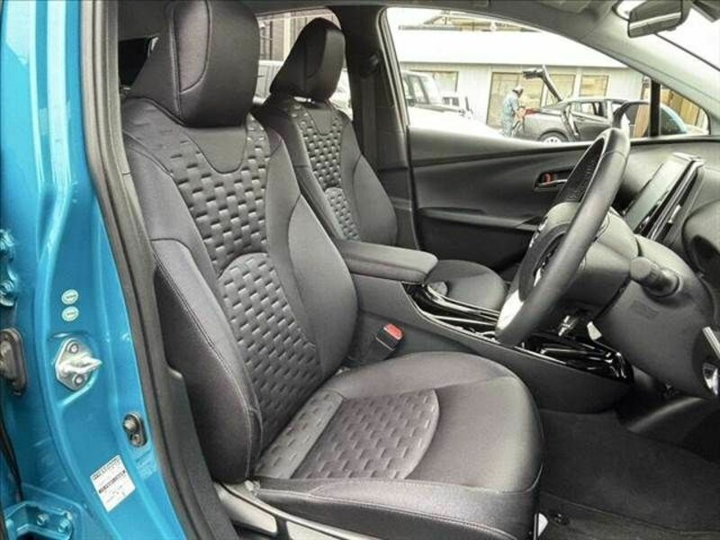 PRIUS PHV