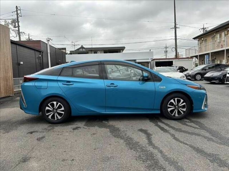 PRIUS PHV