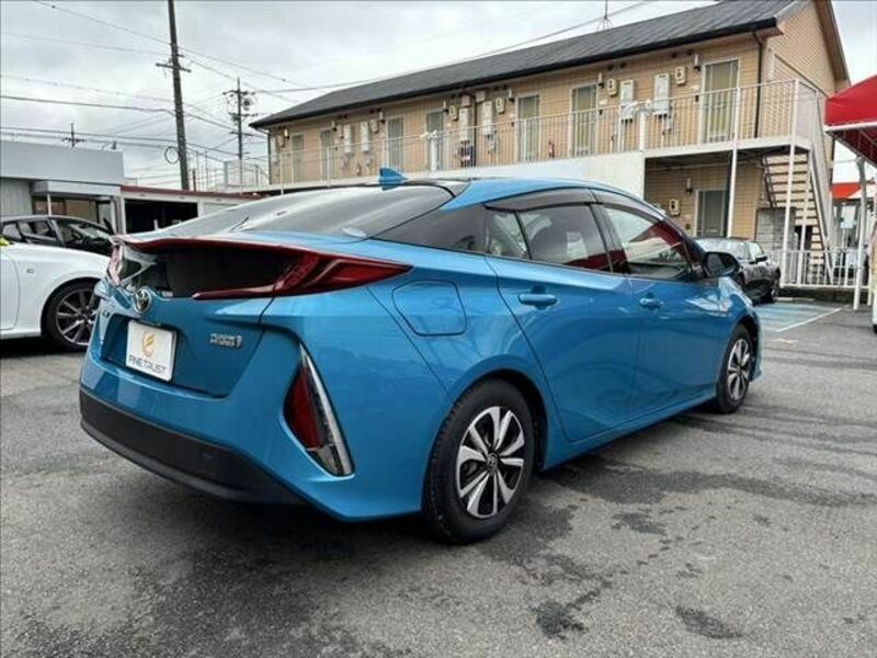 PRIUS PHV