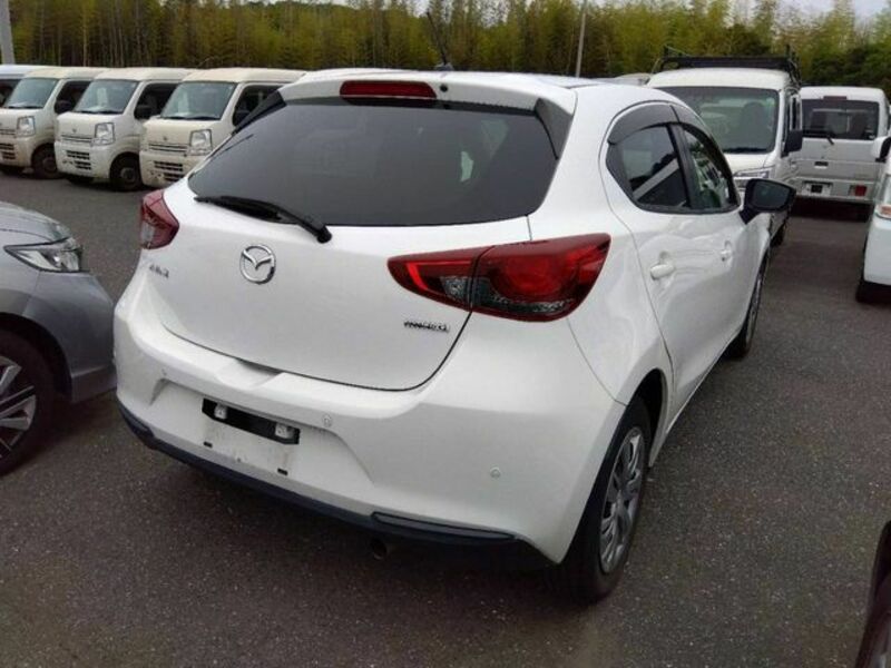 MAZDA2