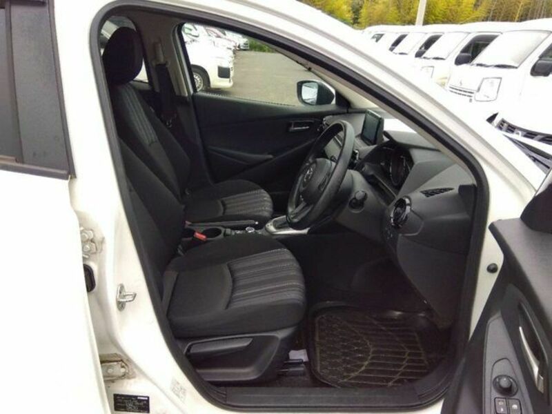 MAZDA2
