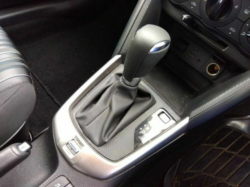 MAZDA2