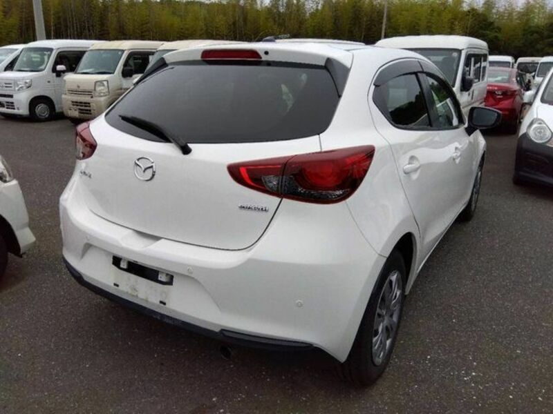 MAZDA2