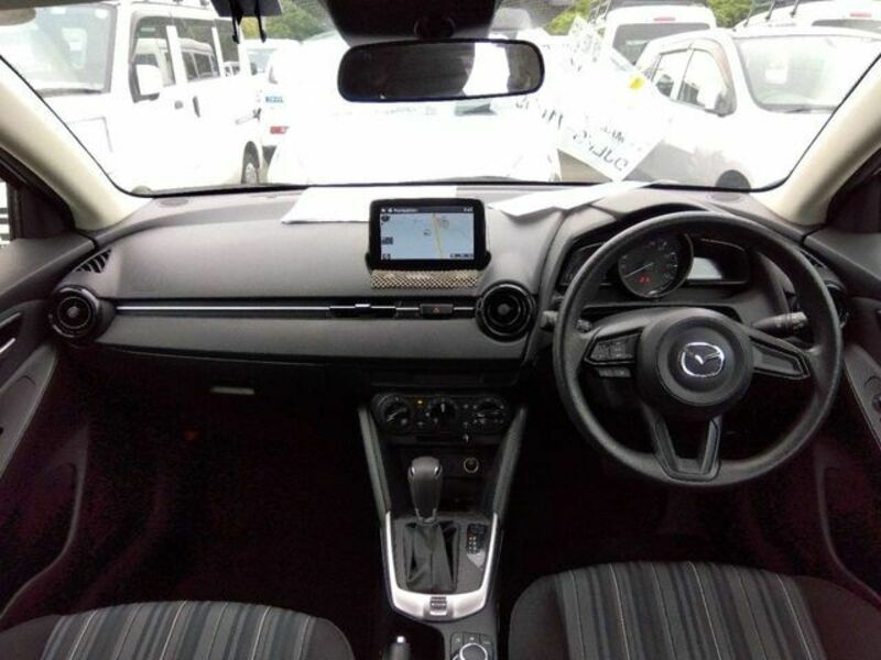MAZDA2