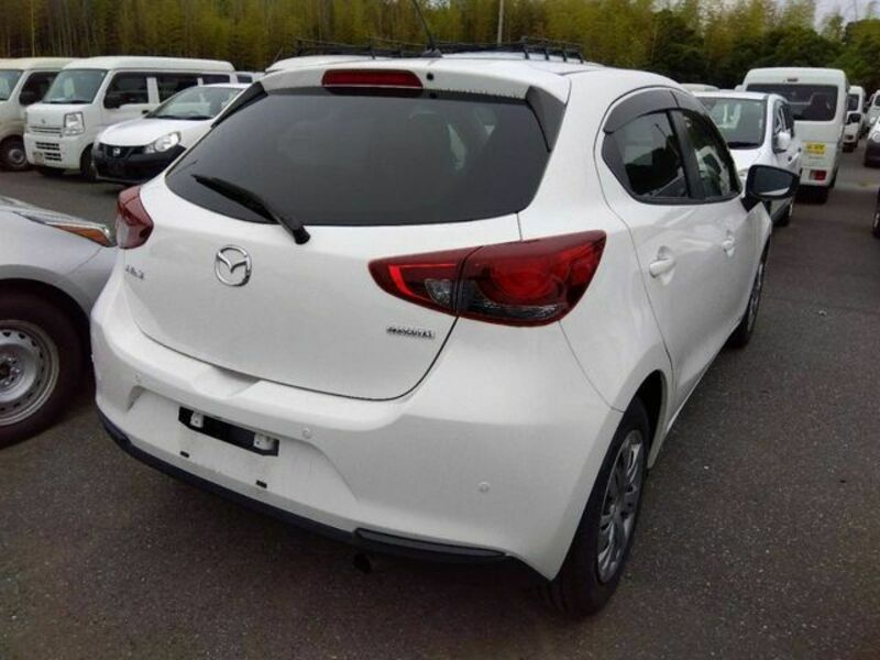 MAZDA2