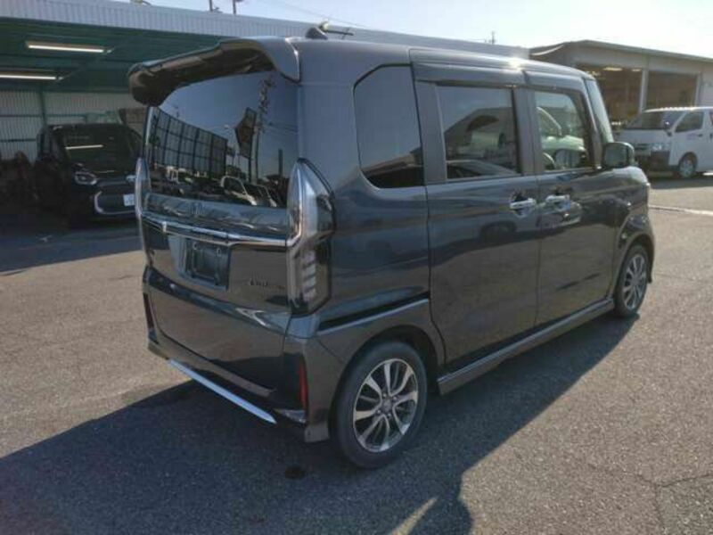 N BOX CUSTOM
