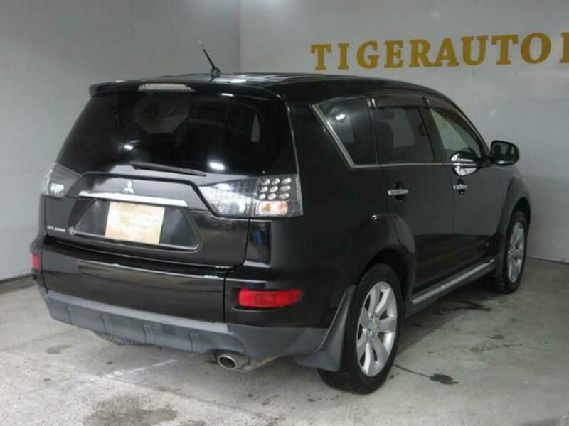 OUTLANDER