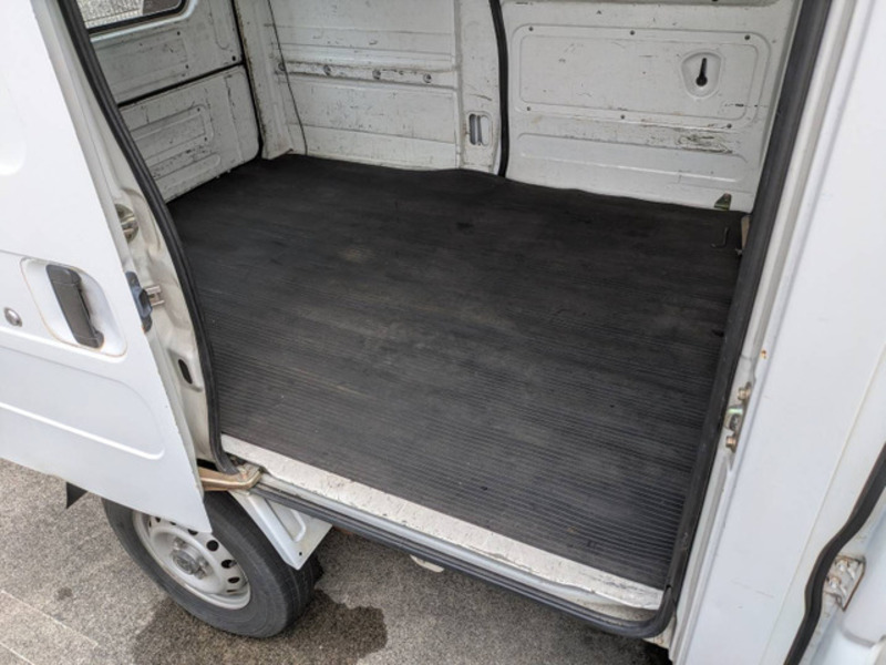 MINICAB TRUCK