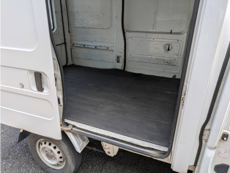 MINICAB TRUCK
