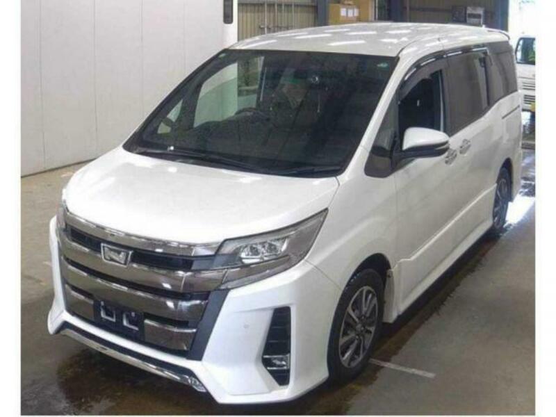 TOYOTA NOAH