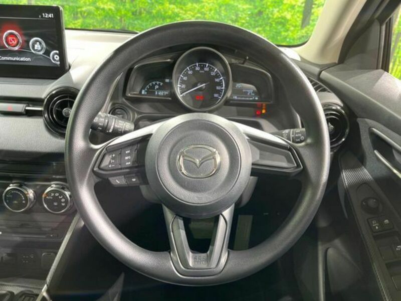 MAZDA2