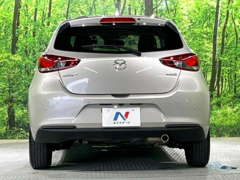 MAZDA2