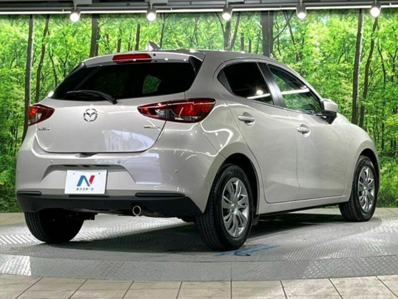 MAZDA2