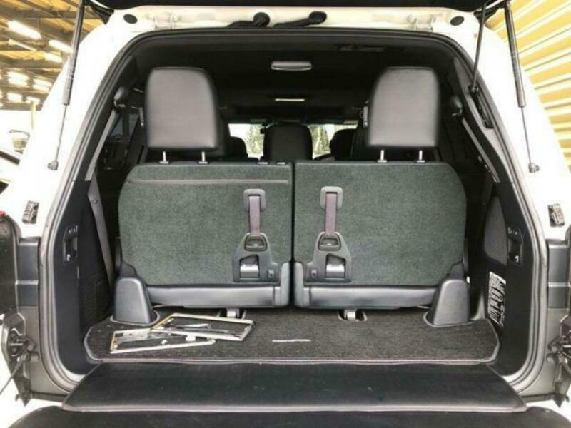 LAND CRUISER