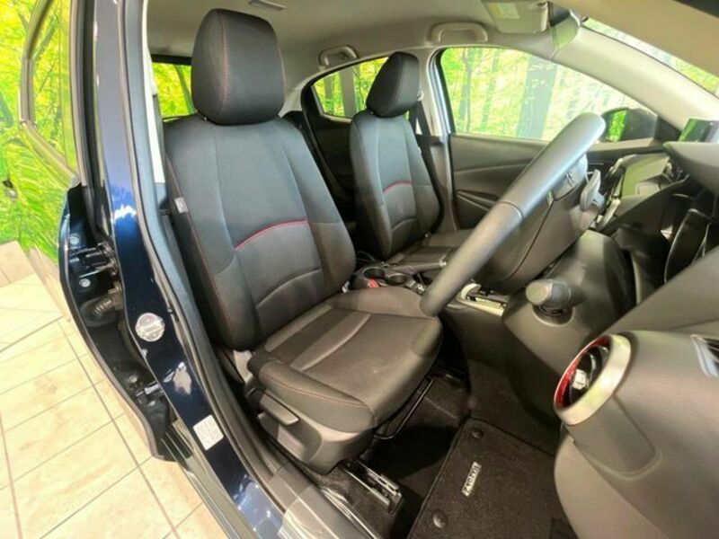 MAZDA2