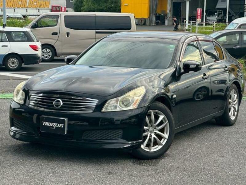 NISSAN SKYLINE