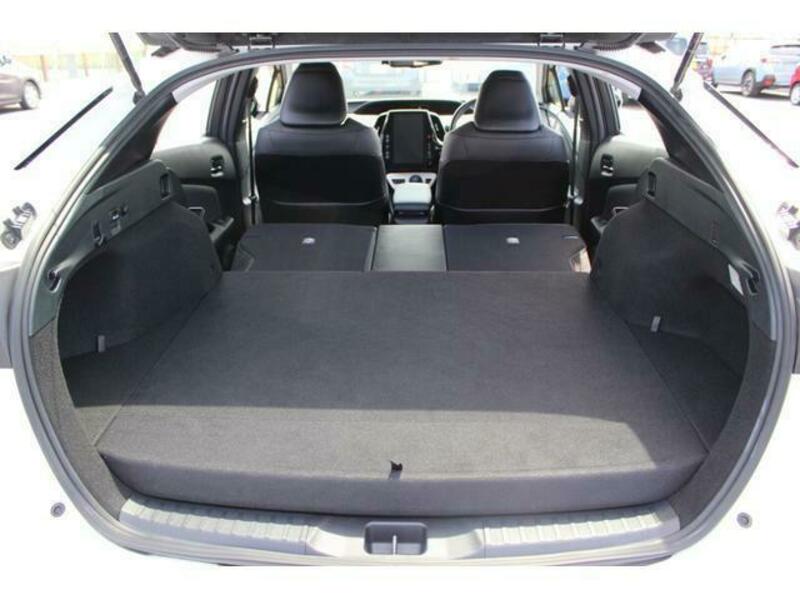 PRIUS PHV
