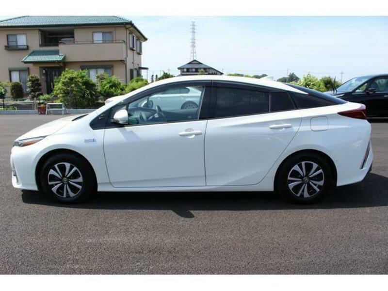 PRIUS PHV
