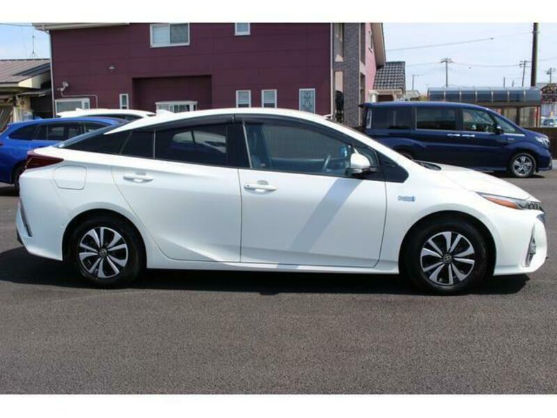 PRIUS PHV
