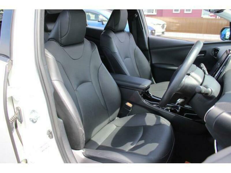 PRIUS PHV