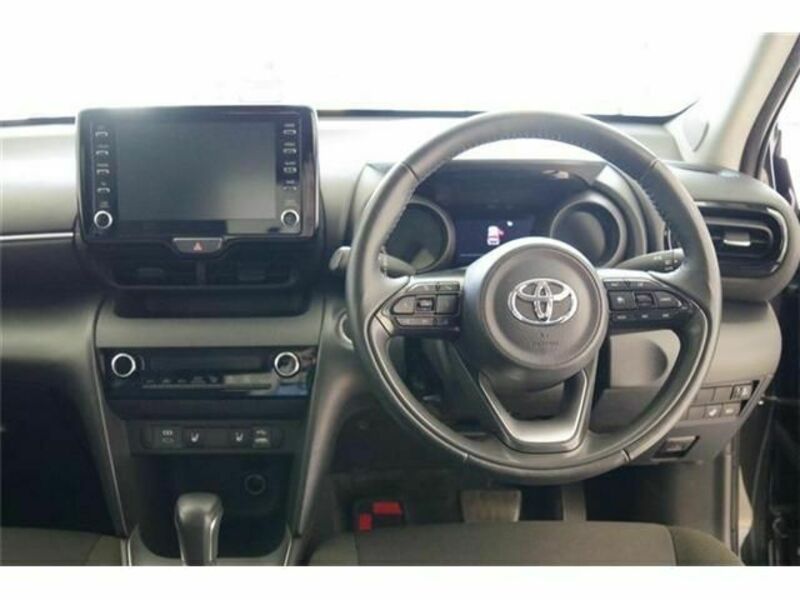 YARIS CROSS
