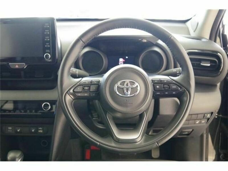 YARIS CROSS
