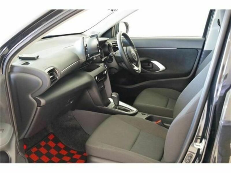 YARIS CROSS