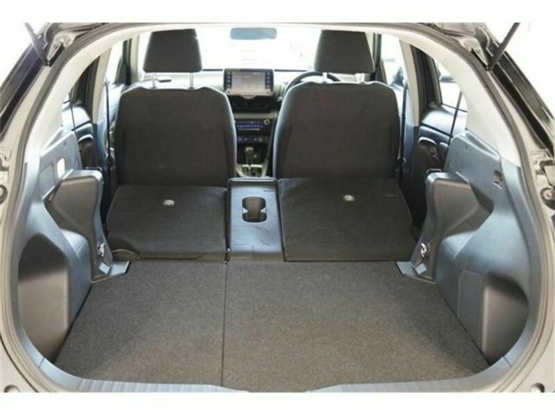 YARIS CROSS