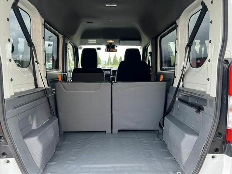 N-VAN