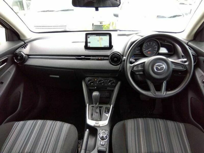 MAZDA2