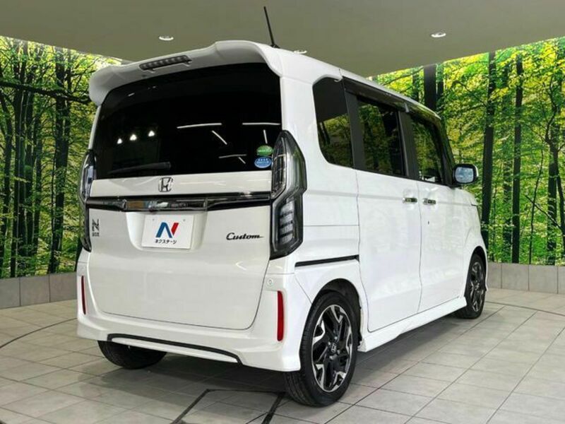 N BOX CUSTOM