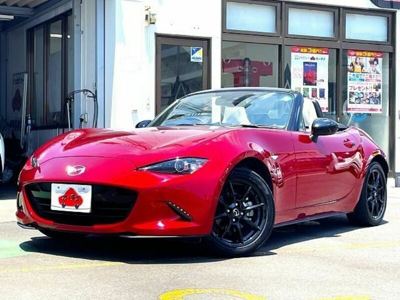 ROADSTER-0