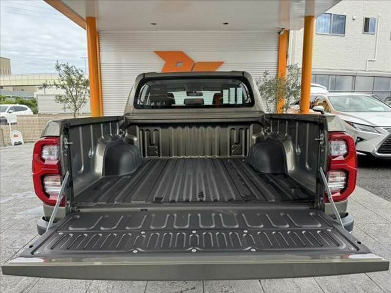 HILUX
